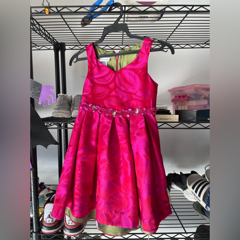 Pretty in pink formal girls dress size 5